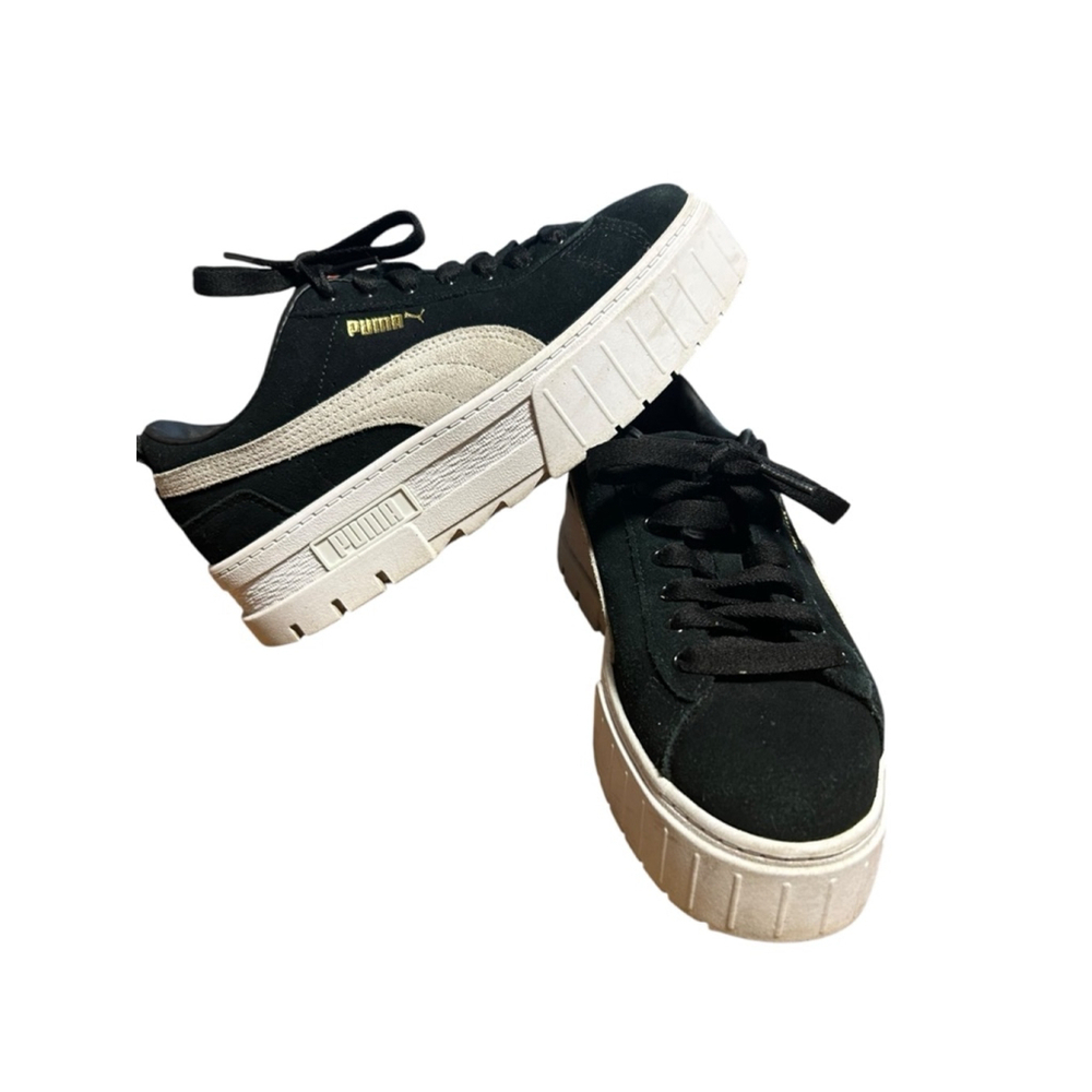 Puma Women's Black and White Sneakers